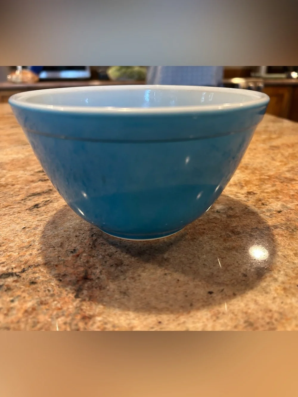 PYREX #401 Primary Blue 1 1/2 pint 24 oz 1940’s. Marked TRADE MARK Made in USA